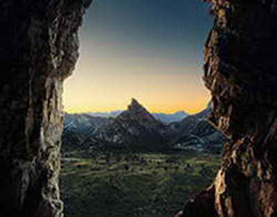 Из-за пожара под Новороссийском эвакуировали 500 человек и 30 машин