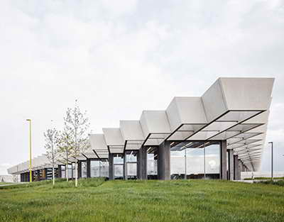 Женщина пережила авиакатастрофу и падение с 72 этажа  как ей это удалось